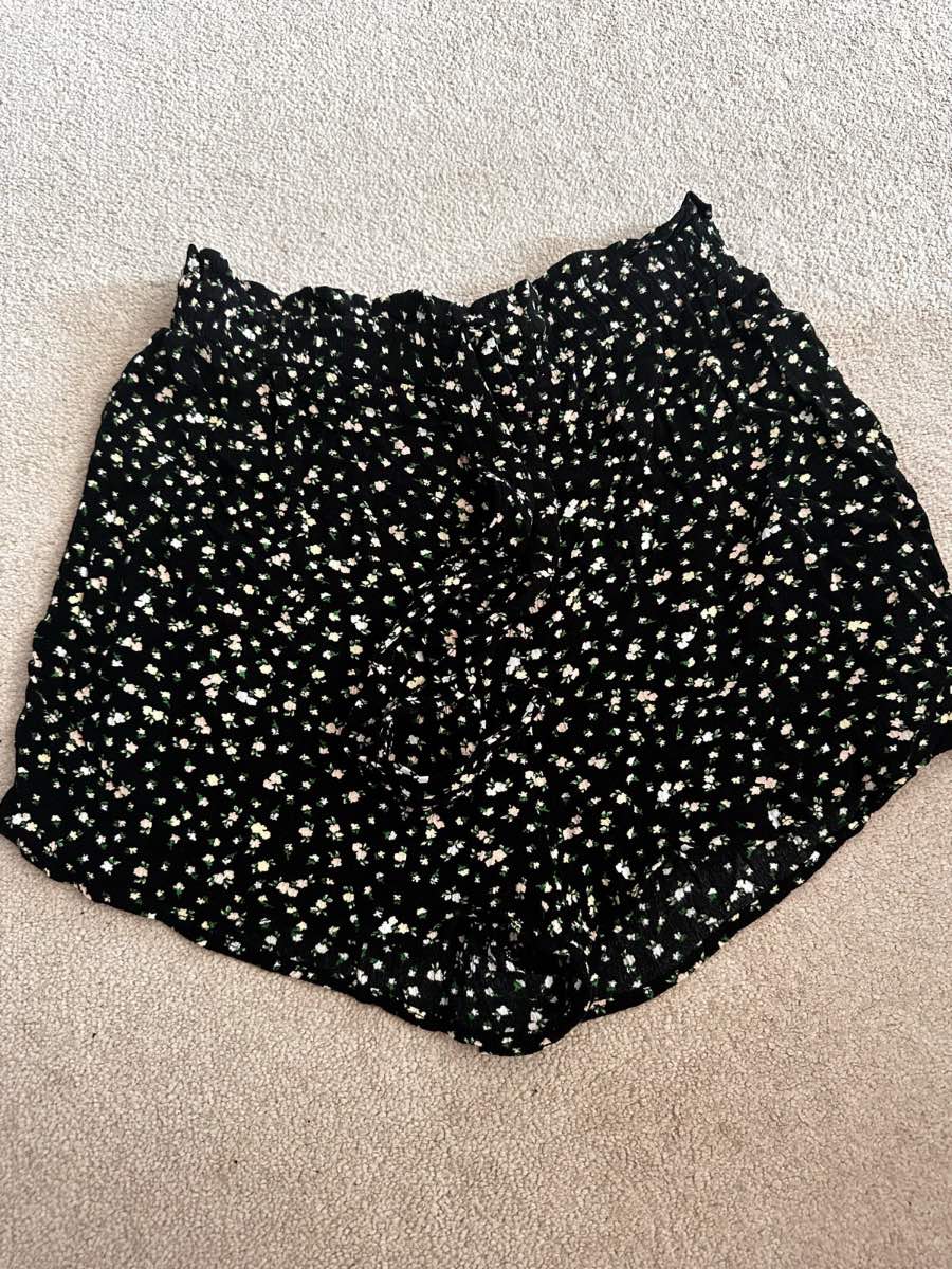 H&M floral shorts