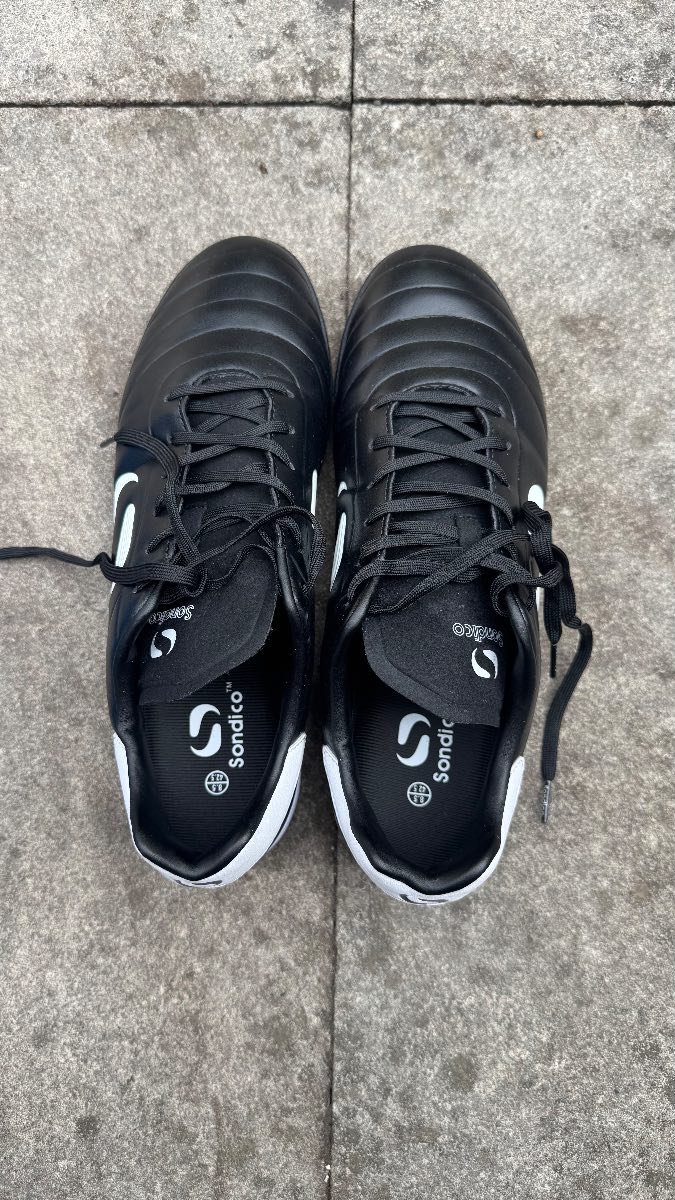 Sondico Astro Turf Football Trainers - Black - UK 8.5 / EU 42.5 - Worn Once