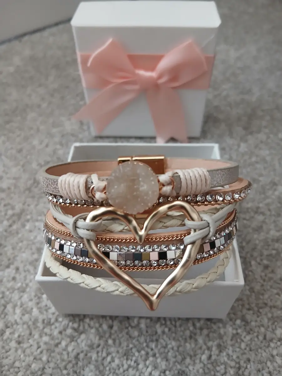 Faux leather gold heart multilayer bangle