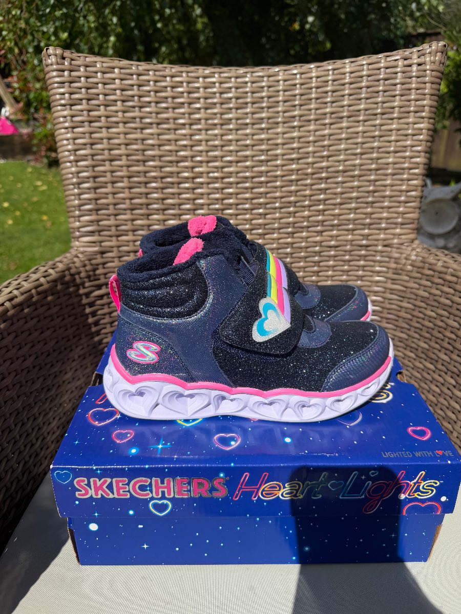 Sketchers light up sneakers uk3 rrp £55