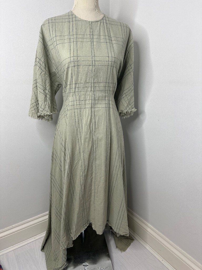 Zara green colour dress size L