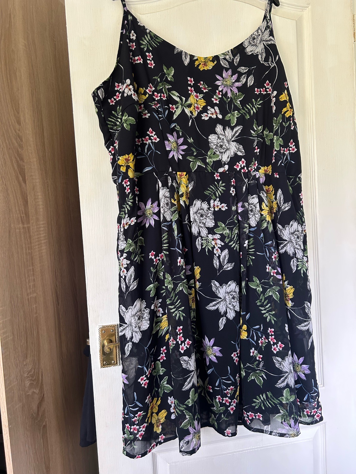 Yumi black floral dress
