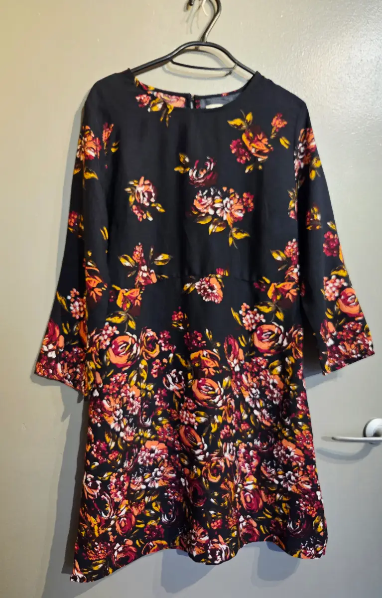 Abercrombie & Fitch A‑Line Dress – Black Pink Floral – 3/4 Sleeve – Size M – Great Condition