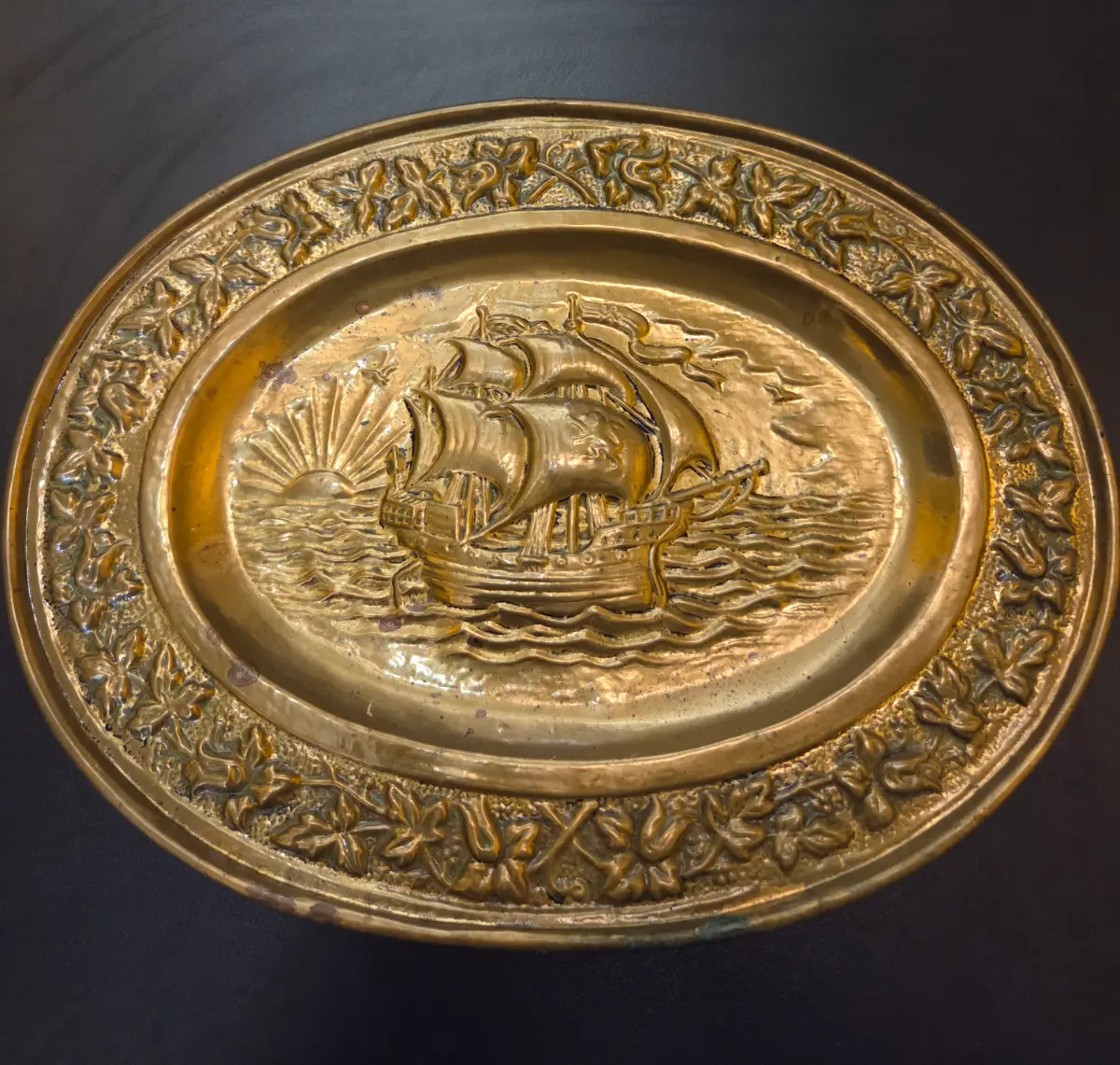 Vintage Peerage Brass Wall Plate – Galleon Ship – Made in England – Nautical Pub Decor