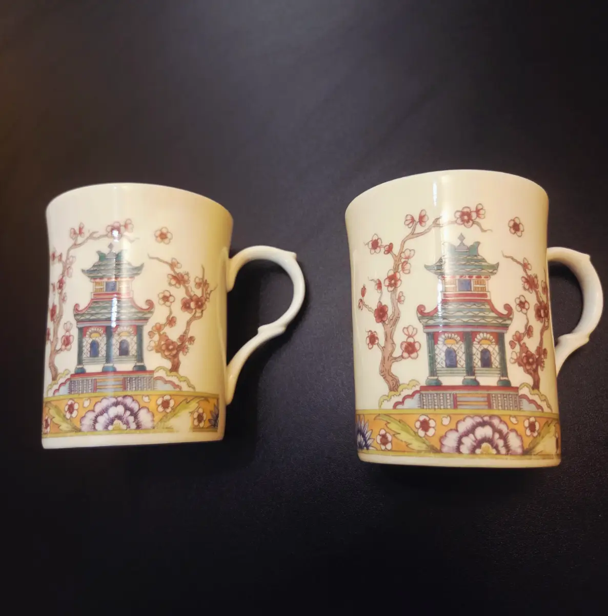 Kingsbury Bone China Mugs – Pagoda Pattern – Pair – Vintage – Excellent Condition