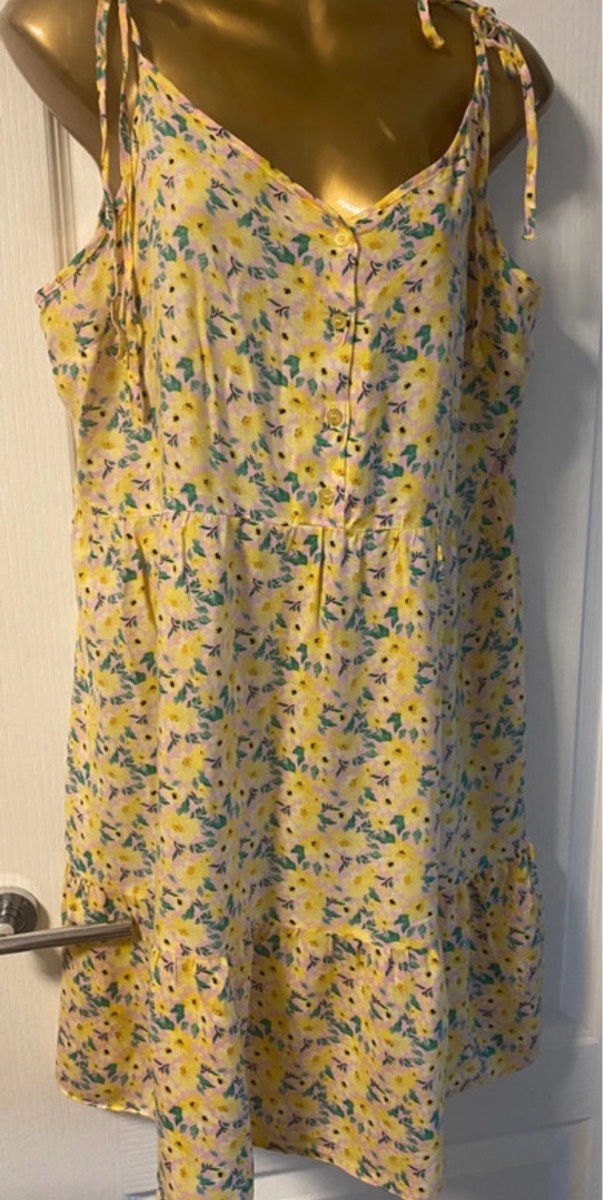 Summer light weight holiday dress U.K. 16