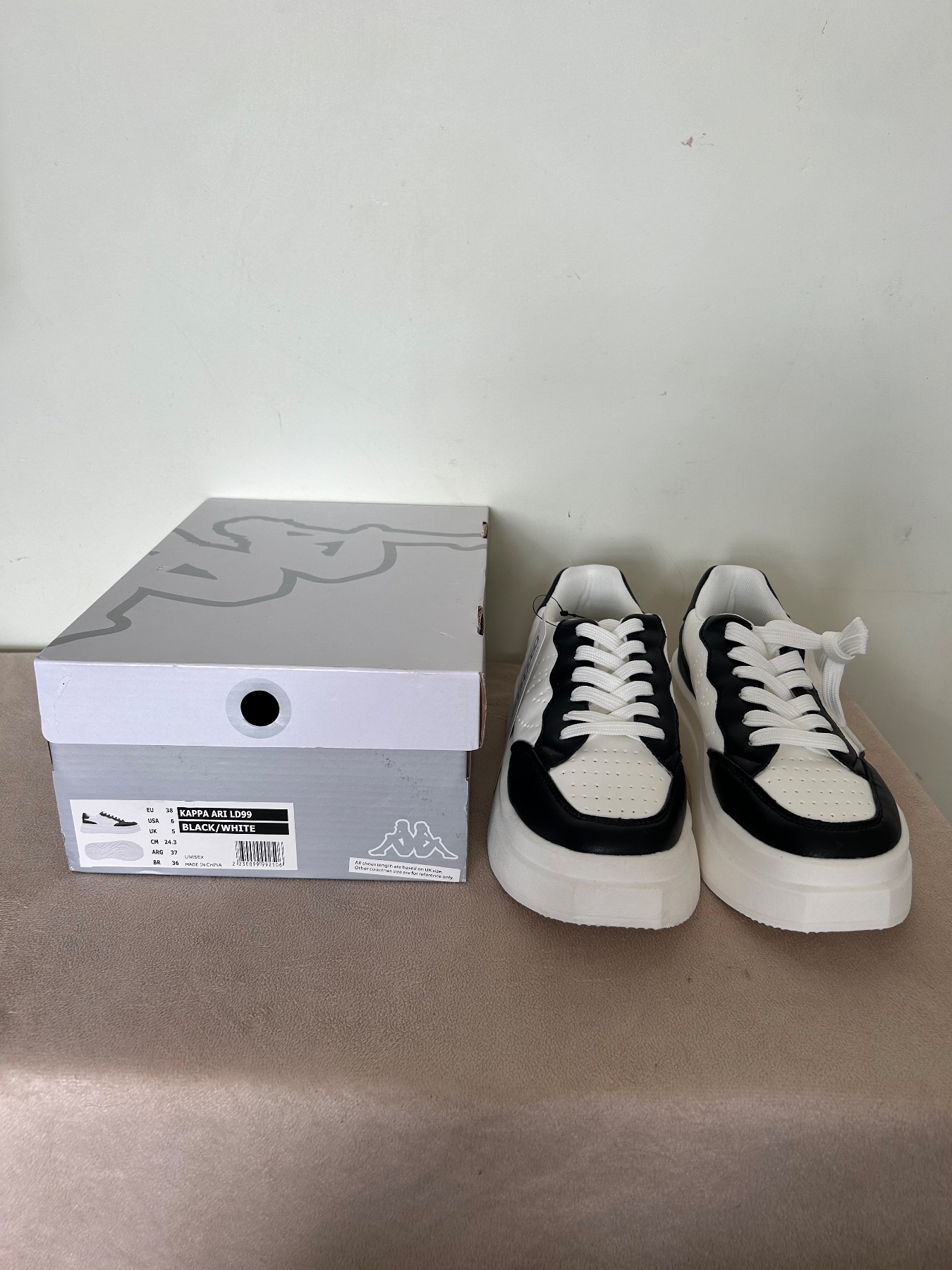 Kappa AR1 LD99, Size 5 Uk RRP £70