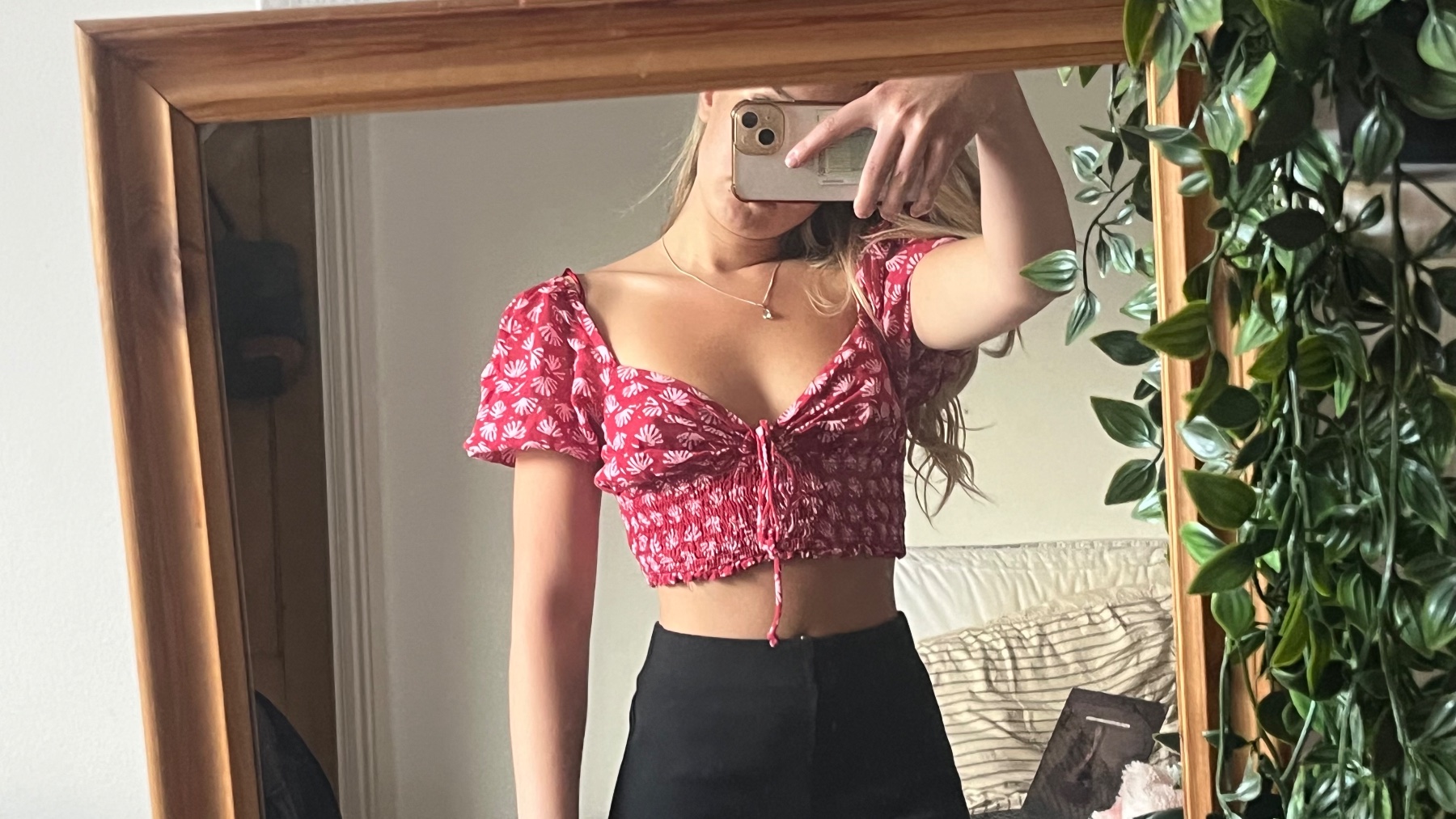 Puffy shoulder ruby red top
