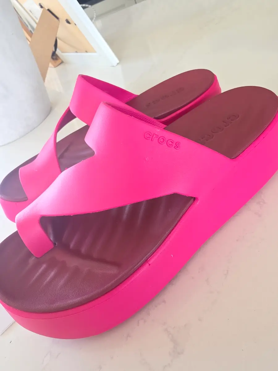 Crocs pink platform sandal size 4