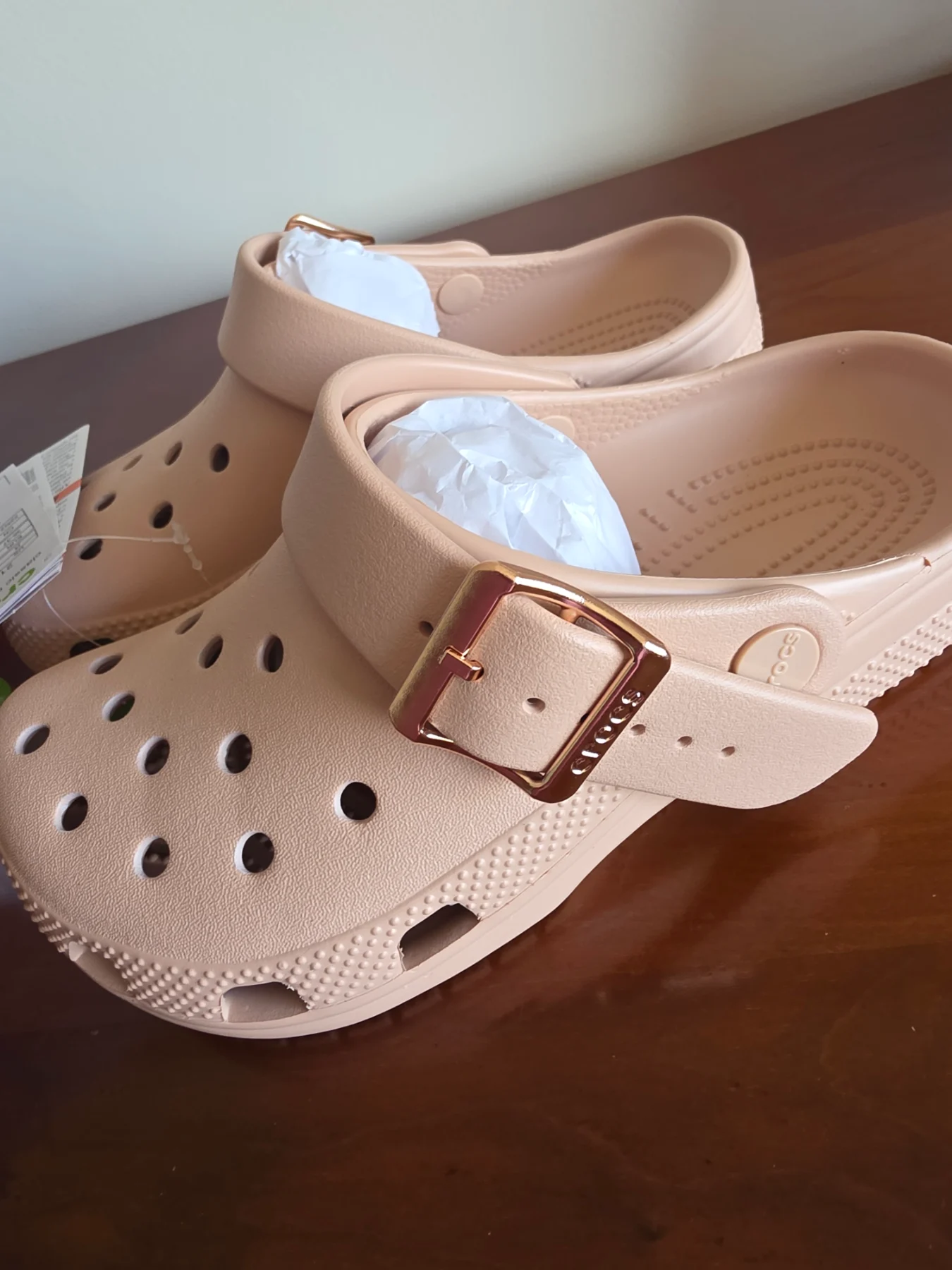 Girls classic metallic buckle croc rose gold