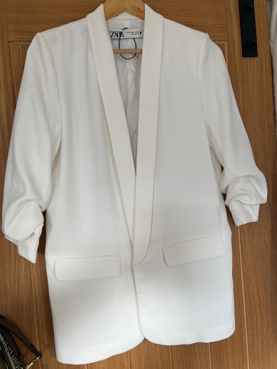 Zara size large white 3/4 ruched sleeve blazer