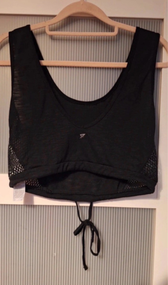 Black gym top