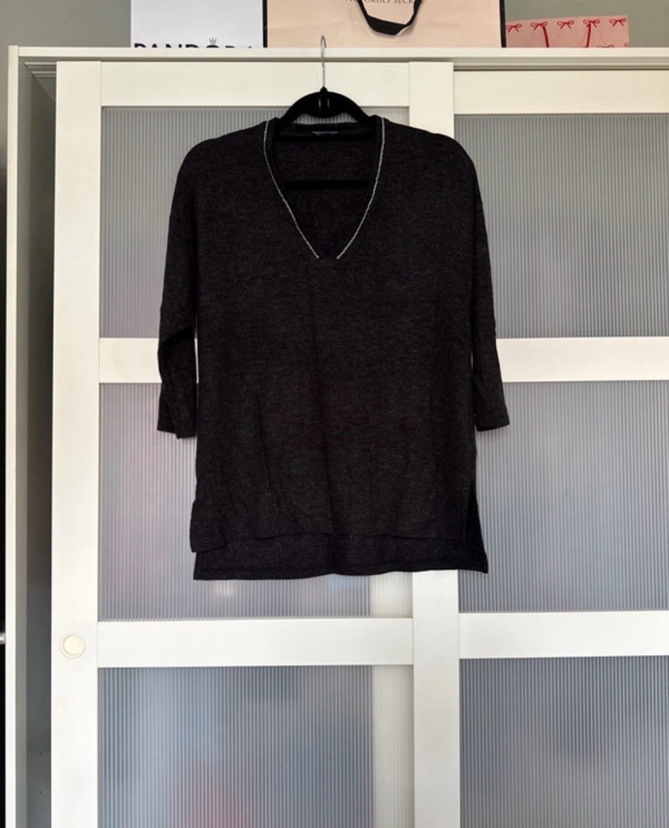 V neck top