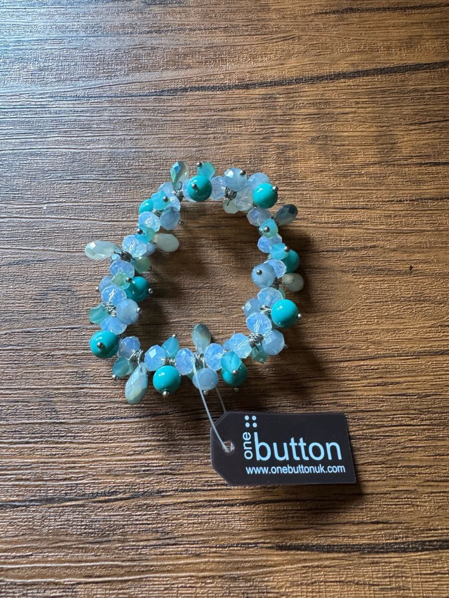 Blue glass bead bracelet