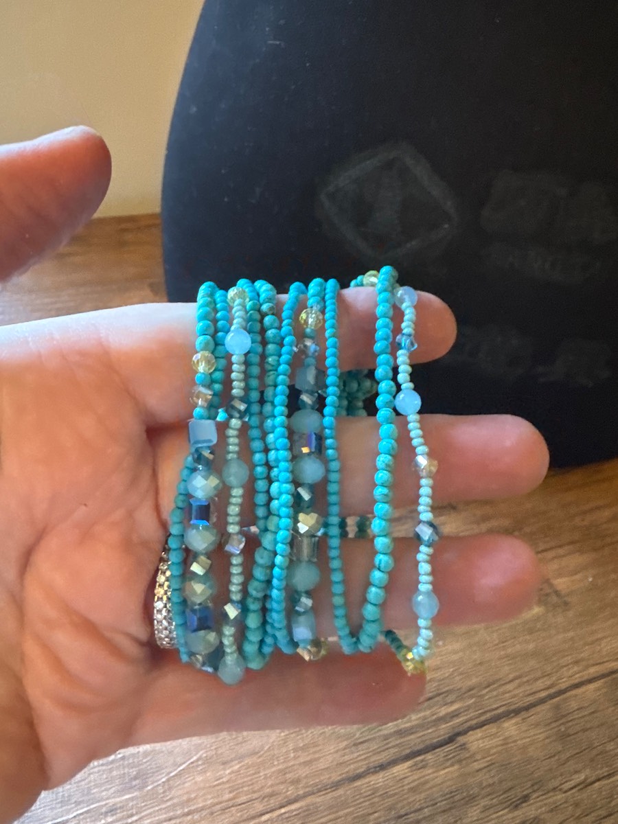 Set of 2 beaded bracelets