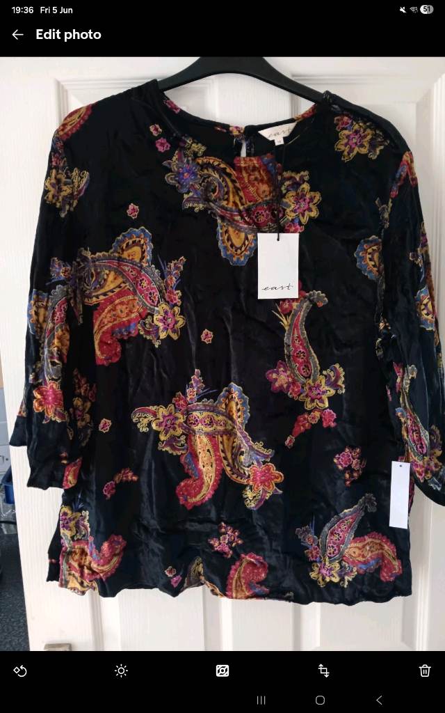 EAST Lucielle Velvet Top | Black Paisley Print | Size 16 | NWT