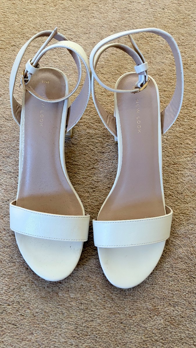 New Look Sandals NWOT size 7