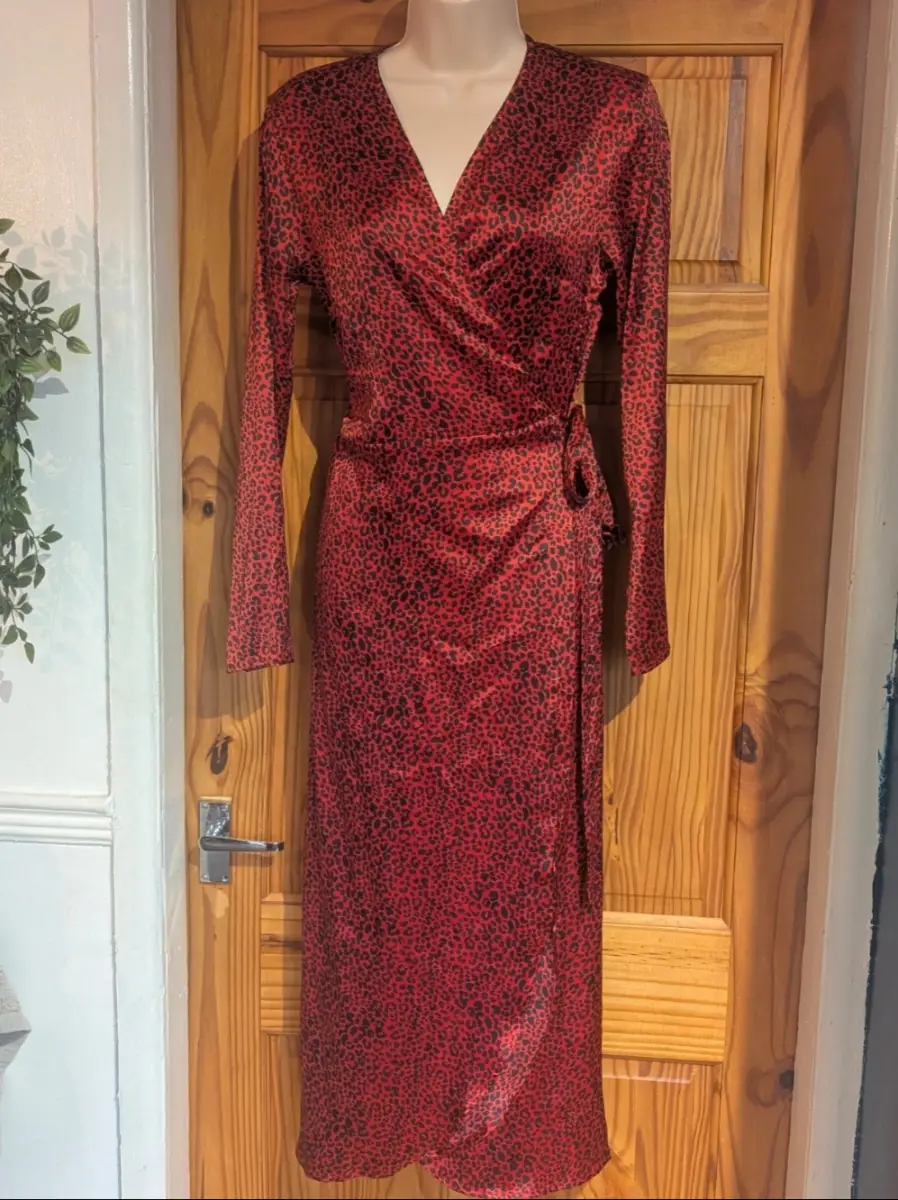 Brand new 🔥 red&black dancing leopard wrap dress size 10