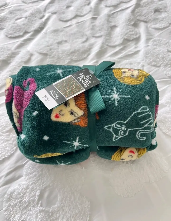 HOCUS POCUS FLEECE THROW BLANKET 120cm X 150cm George Home
