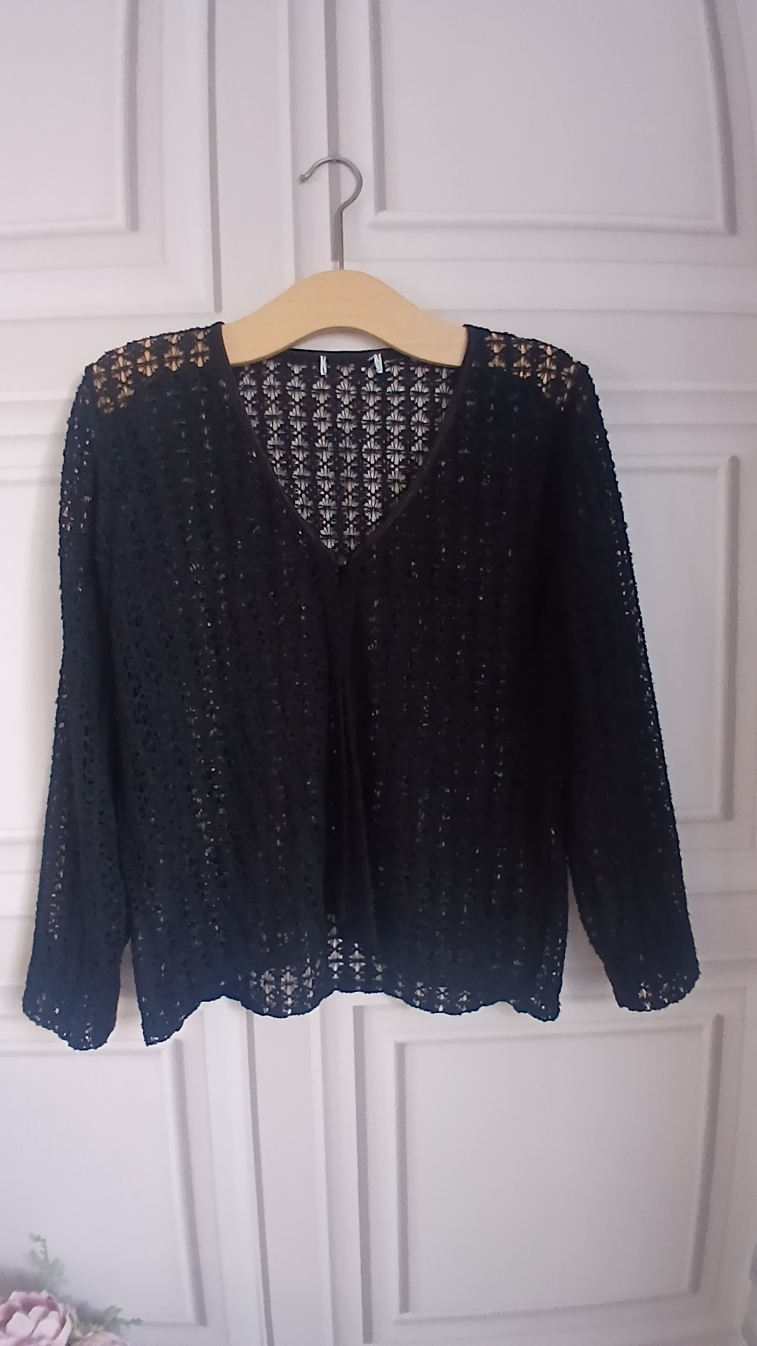 Black Women's Crochet Cardigan Floral Pattern Lightweight Size 10/12