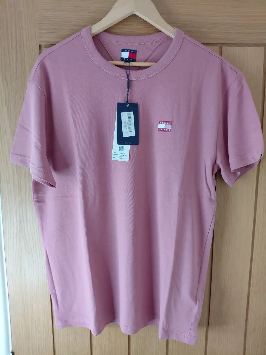 BNWT Tommy Hilfiger Tshirt Size M