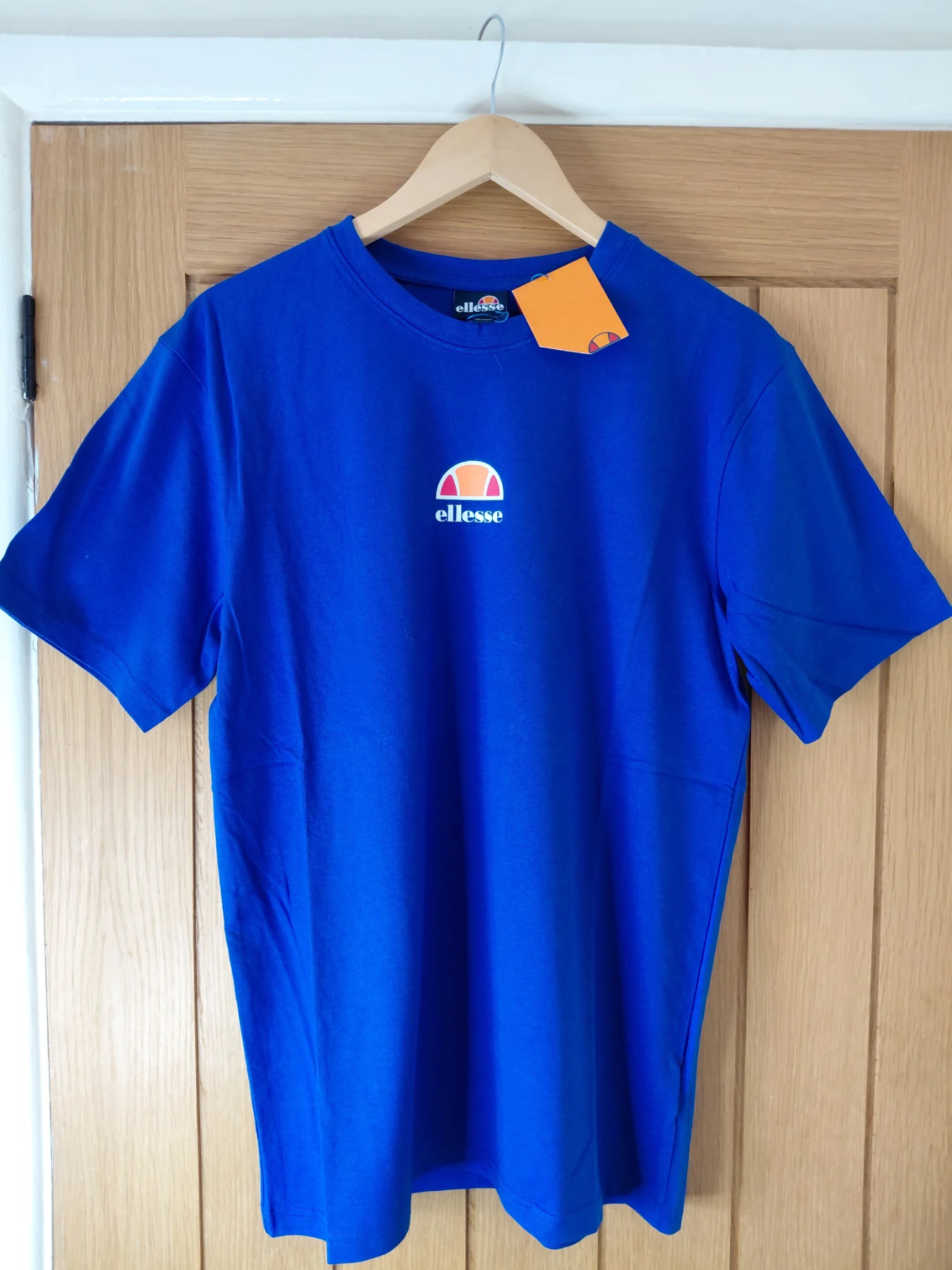 BNWT Ellesse Retro Tshirt size M