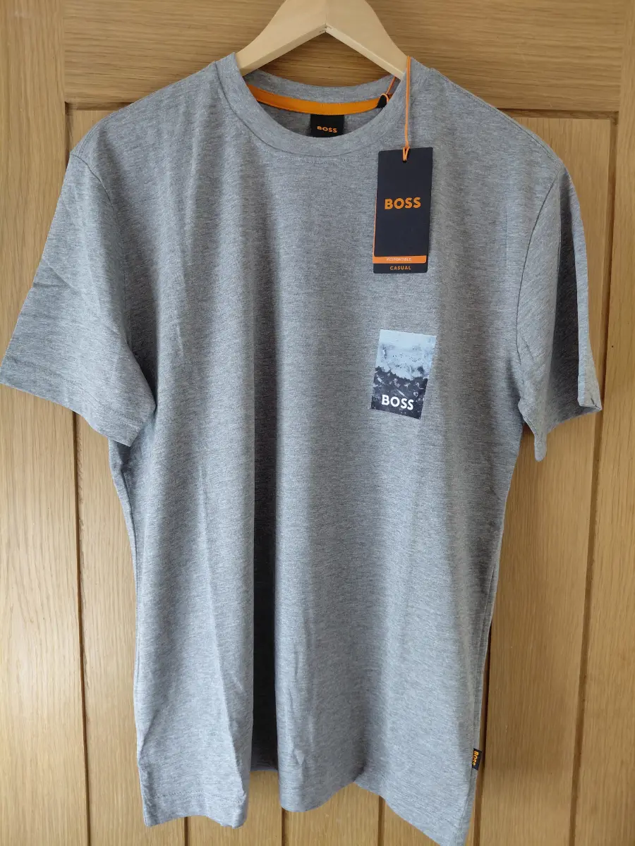 BNWT Boss Tshirt size Small
