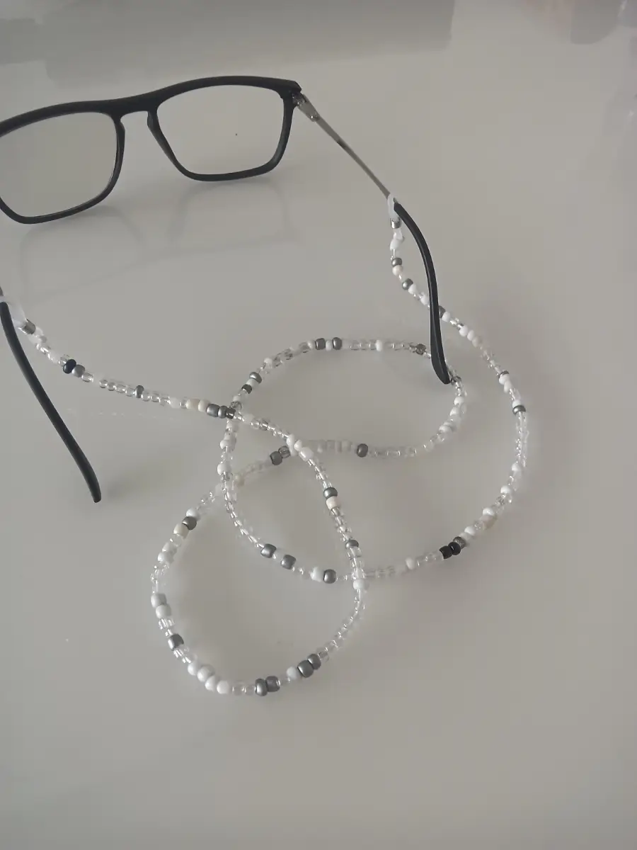New multicoloured handmade glasses chain