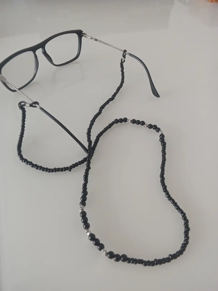 Black seedbeaded sun/reading glasses chain