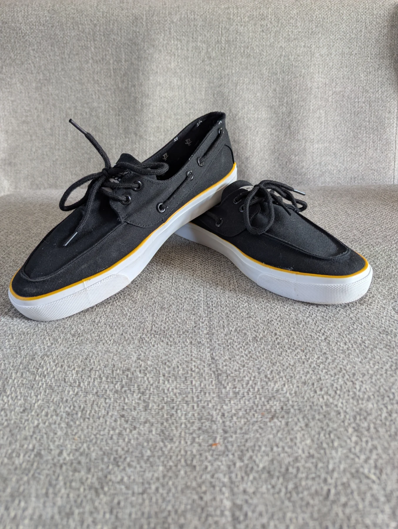 Original Penguin by Munsingwear Black Canvas Low Top Sneakers Size 8