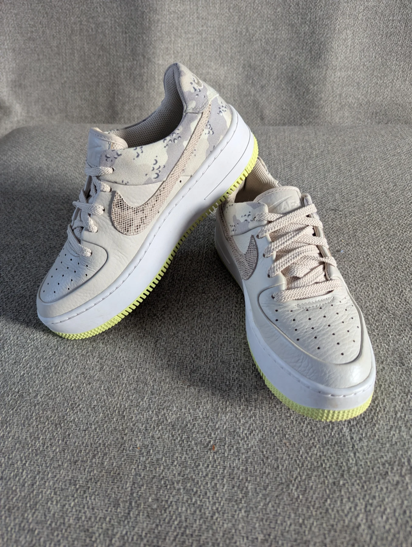 Nike Air Force 1 Sage Low Premium Sneakers in Orewood Camo White Beige, UK 5