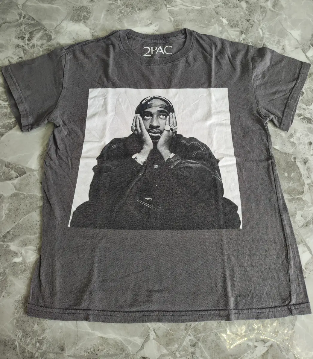 Small 2pac graphic t-shirt