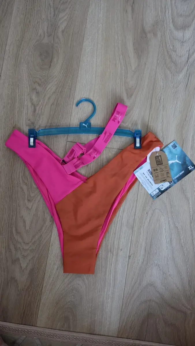 Bnwt Puma Women's Colourblock V-Shape Bikini Bottoms in the Pink/Chili size 16