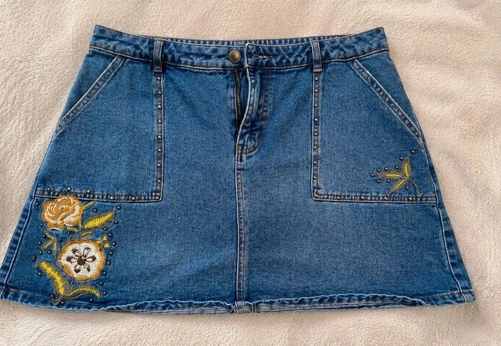 Tu Woman Size 16 Embroidered Denim Mini Skirt