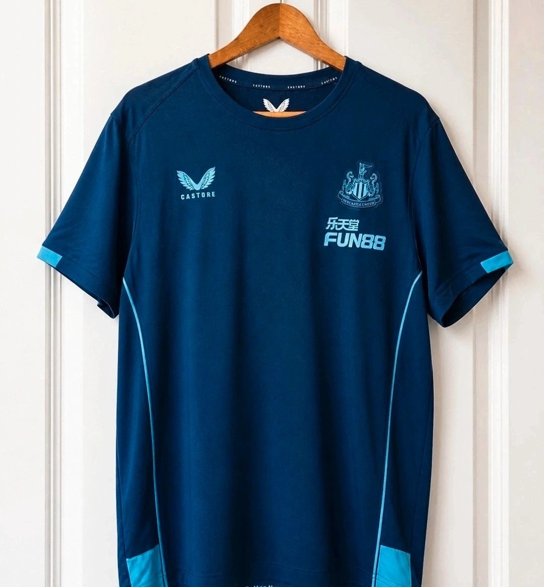 Newcastle United Castore Training Shirt Navy Blue – Men’s XXL