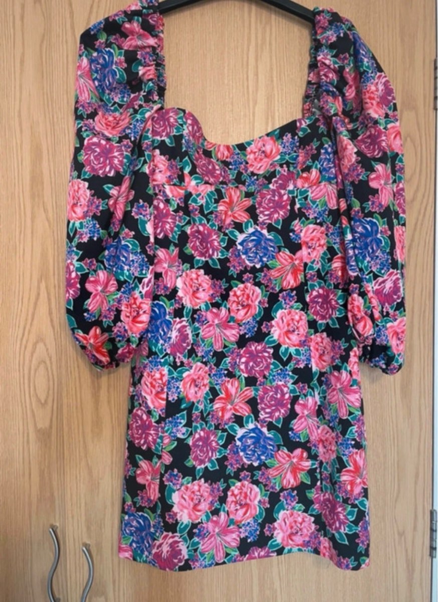 Puff sleeve mini floral dress