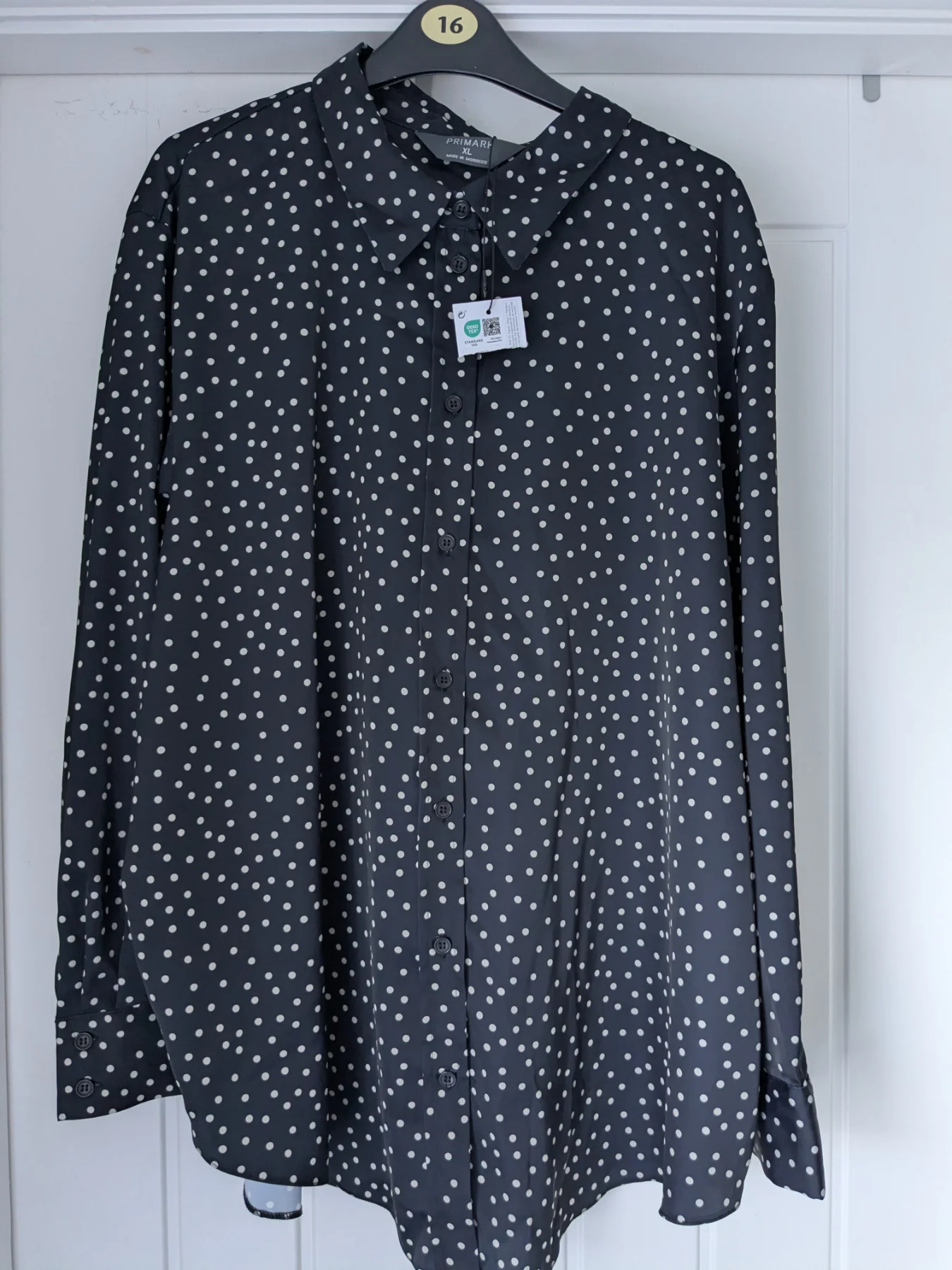 NWTS Primark women's shirt/blouse, size XL, silky blouse, long sleeved top, black and white.