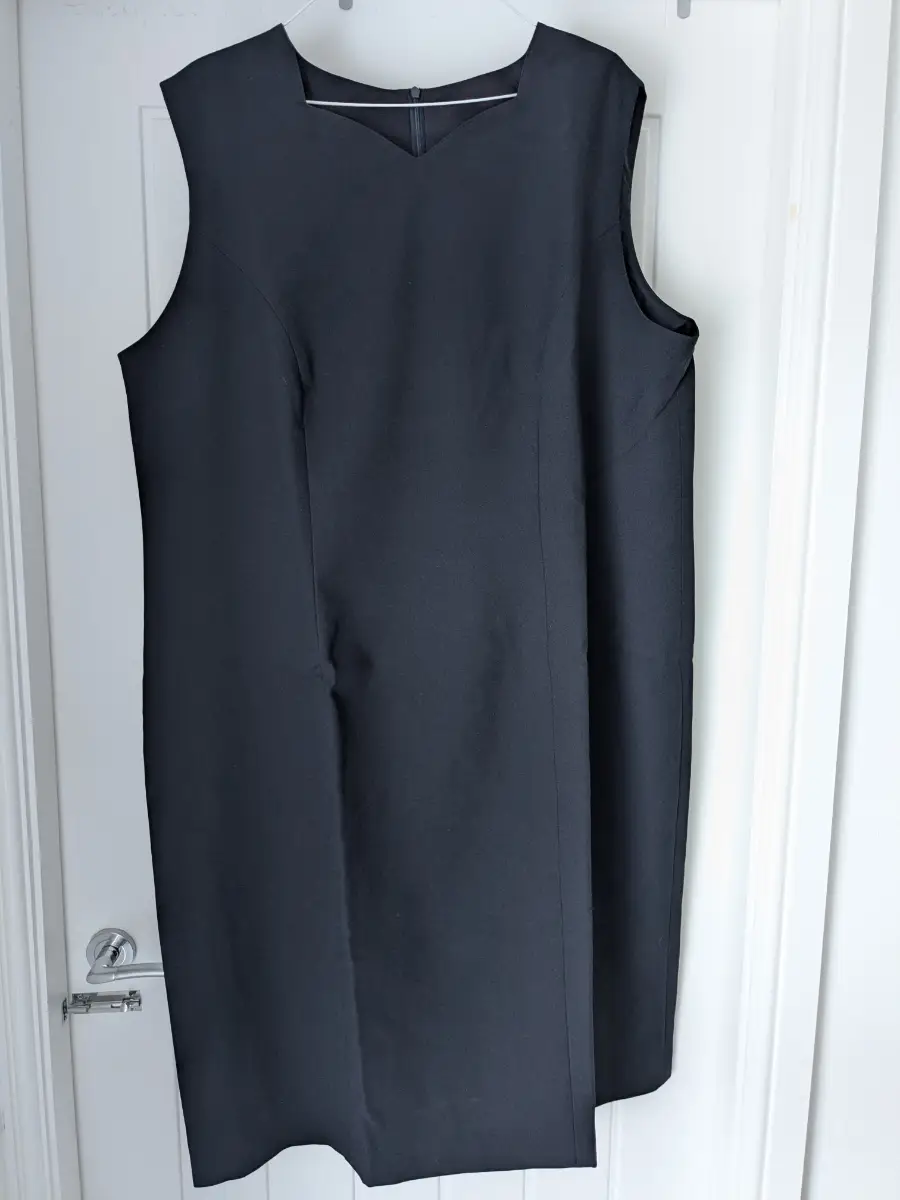 New navy dress, size 22/24, work dress, formal dress, lined dress, evening dress.