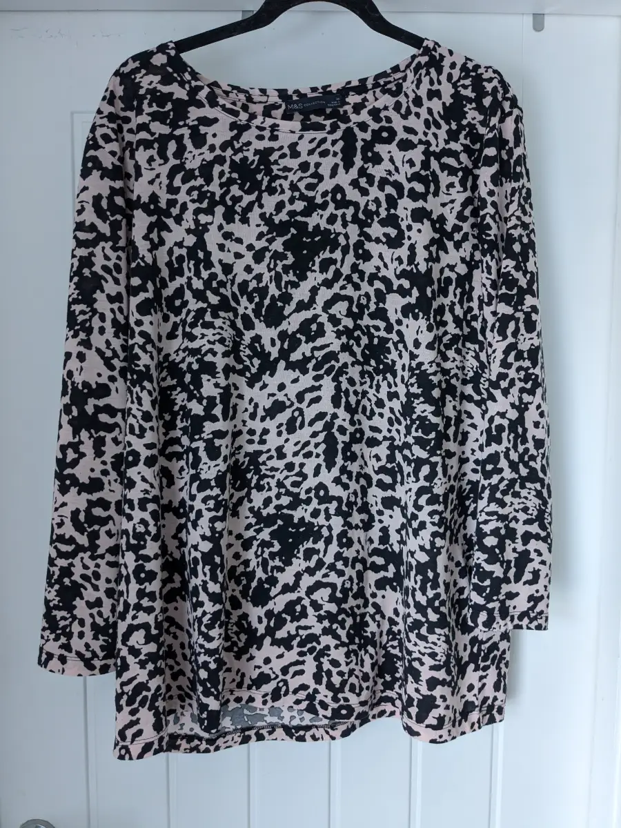 M&S size 20 long sleeved top, pink and black, autumn top, animal print.