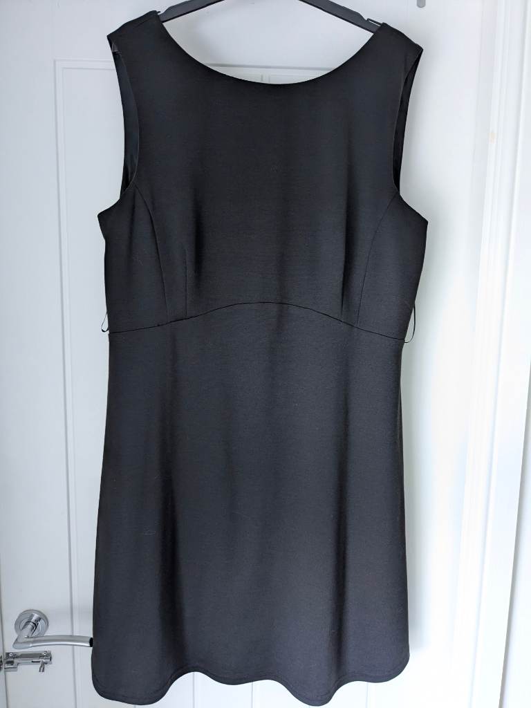 Red Herring size 20 dress, black dress, open back dress, summer dress, holiday dress, midi dress.