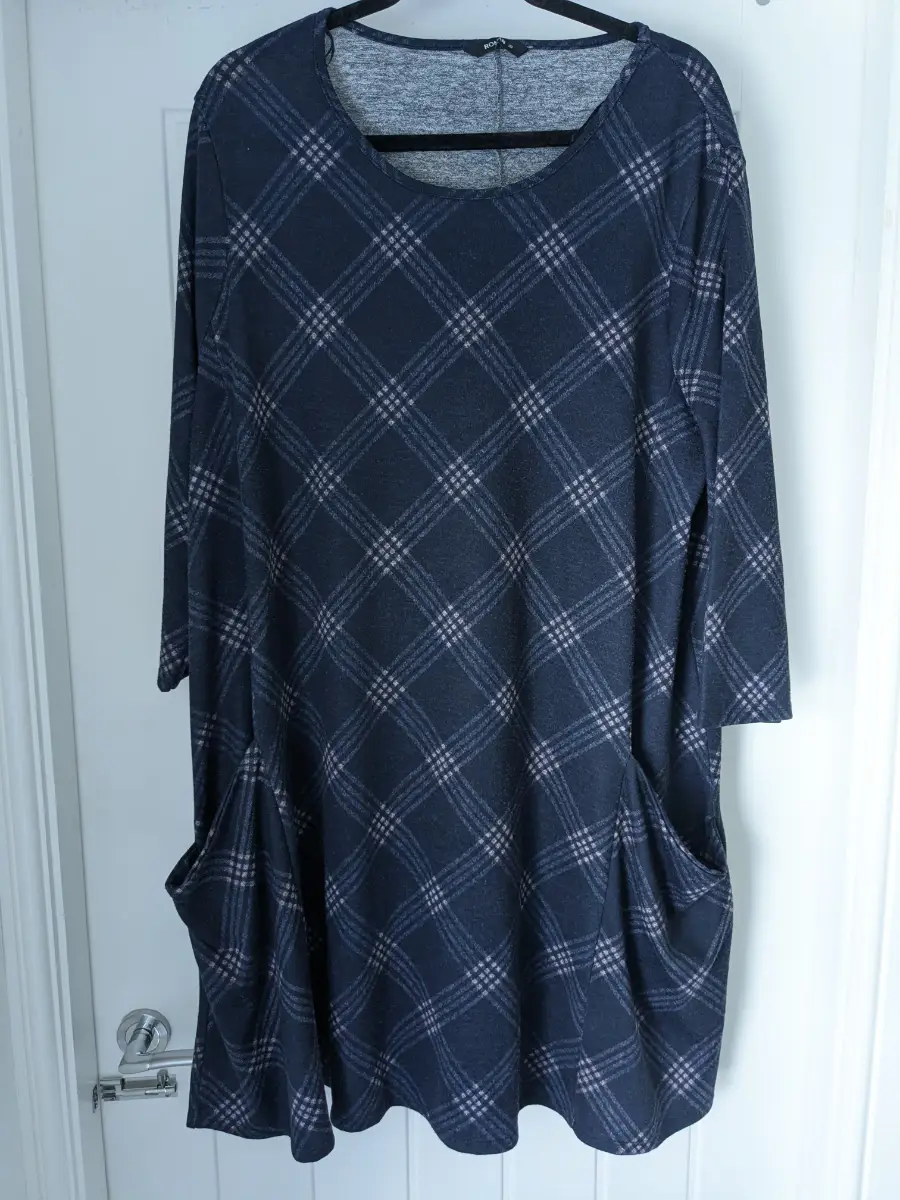Roman size 20 tunic dress, long top dress, navy, autumn dress, winter dress.