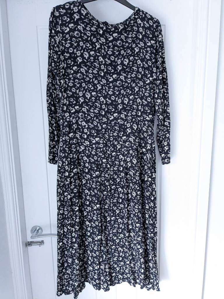 Next size 18 long sleeved dress, black and white dress, summer dress, holiday dress.