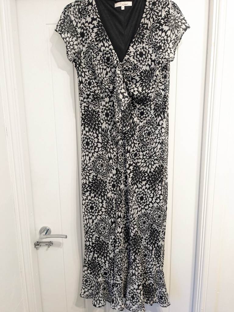 Style by EWM size 16 dress, black and grey dress, summer dress, holiday dress, evening wear, work we