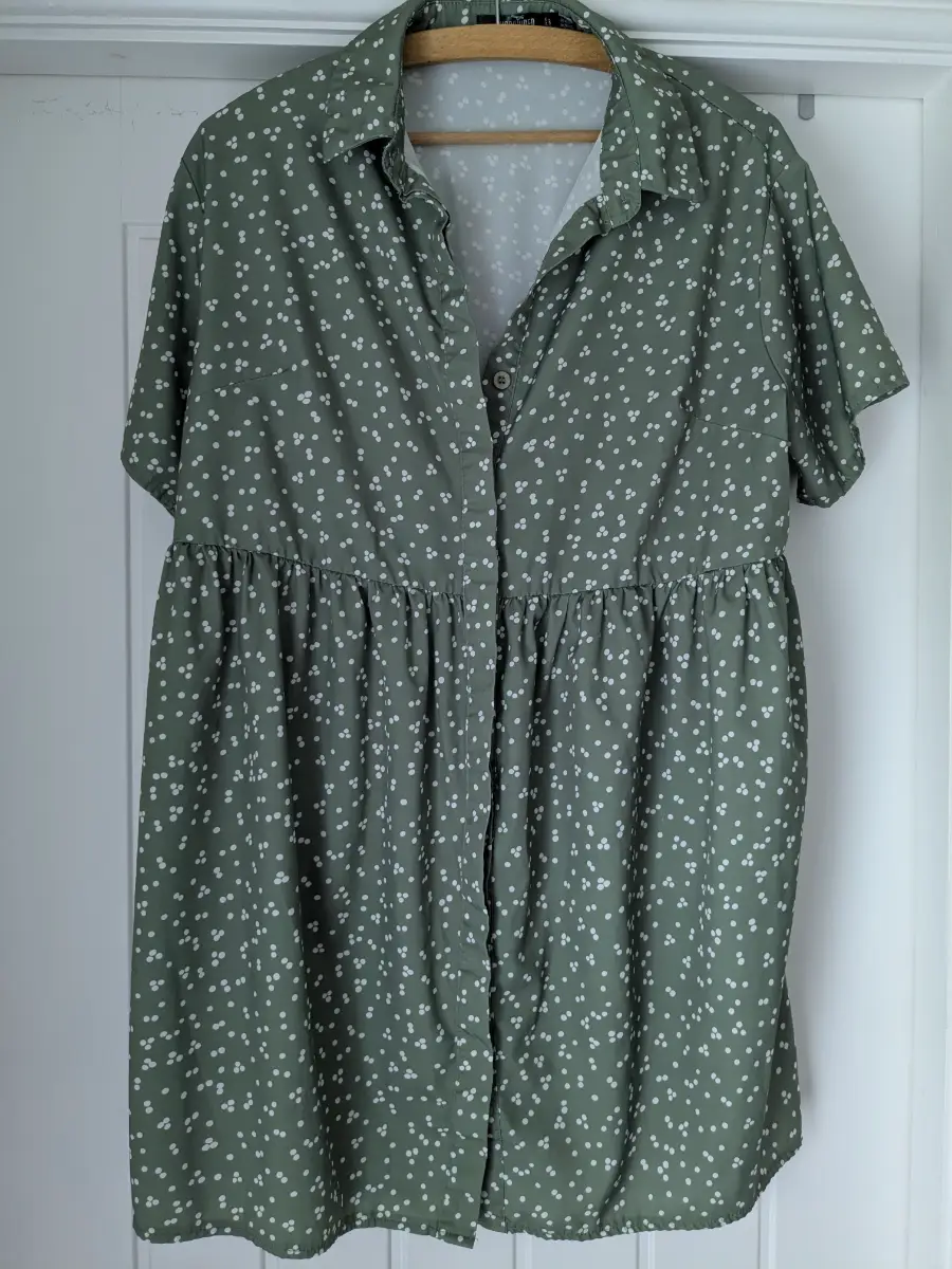Missguided summer dress, size 10, short sleeved dress, green and white dress,lightweight dress.