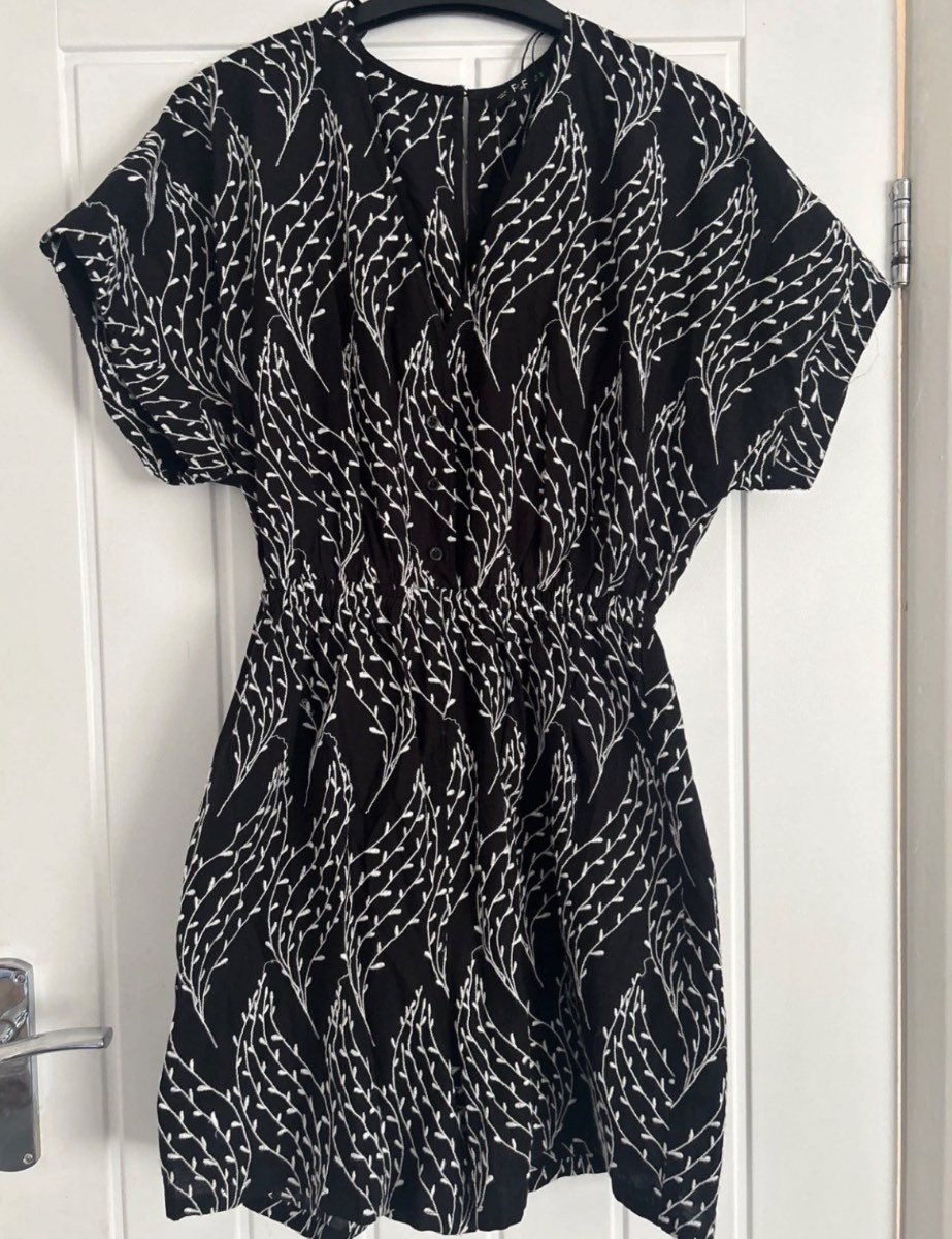 Woman’s size 10 F&F black/white playsuit new