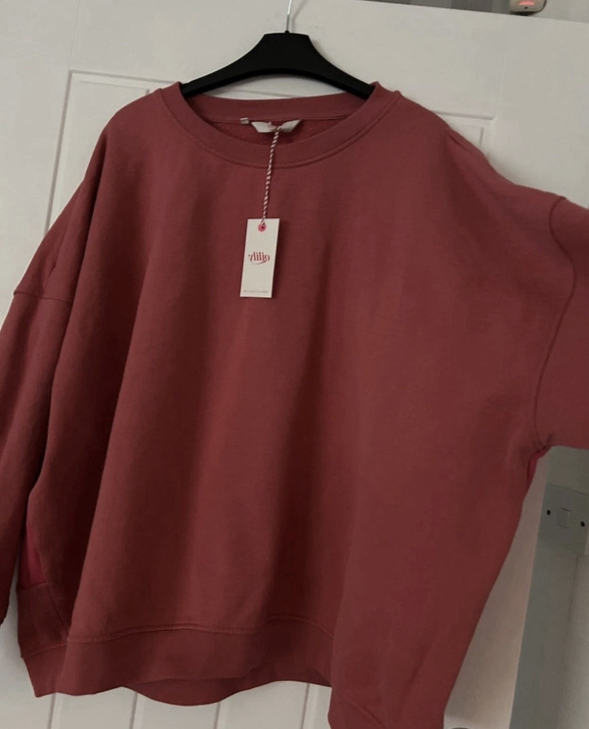 Woman’s new size 3 XL Oililly sweatshirt