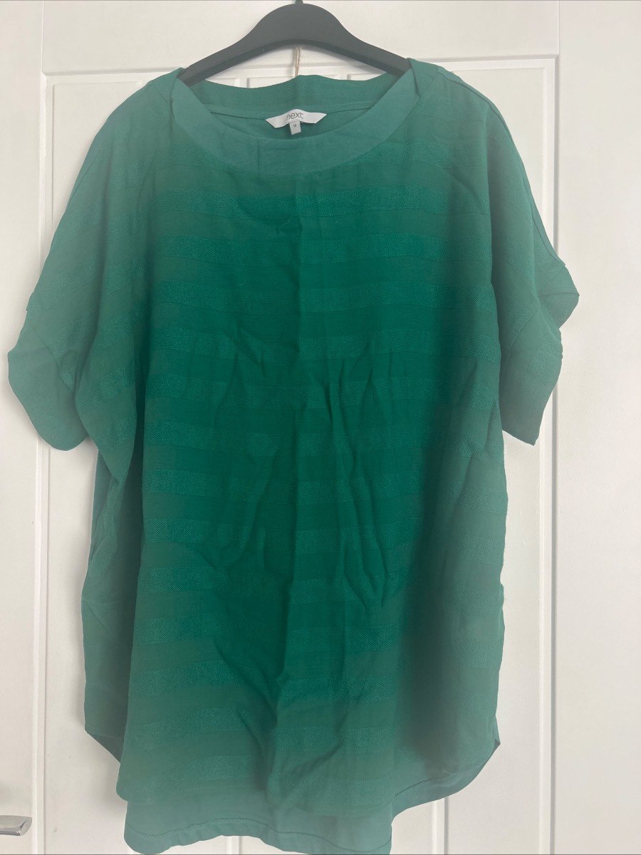 Womens next size 18 green tshirt not worn tags removed