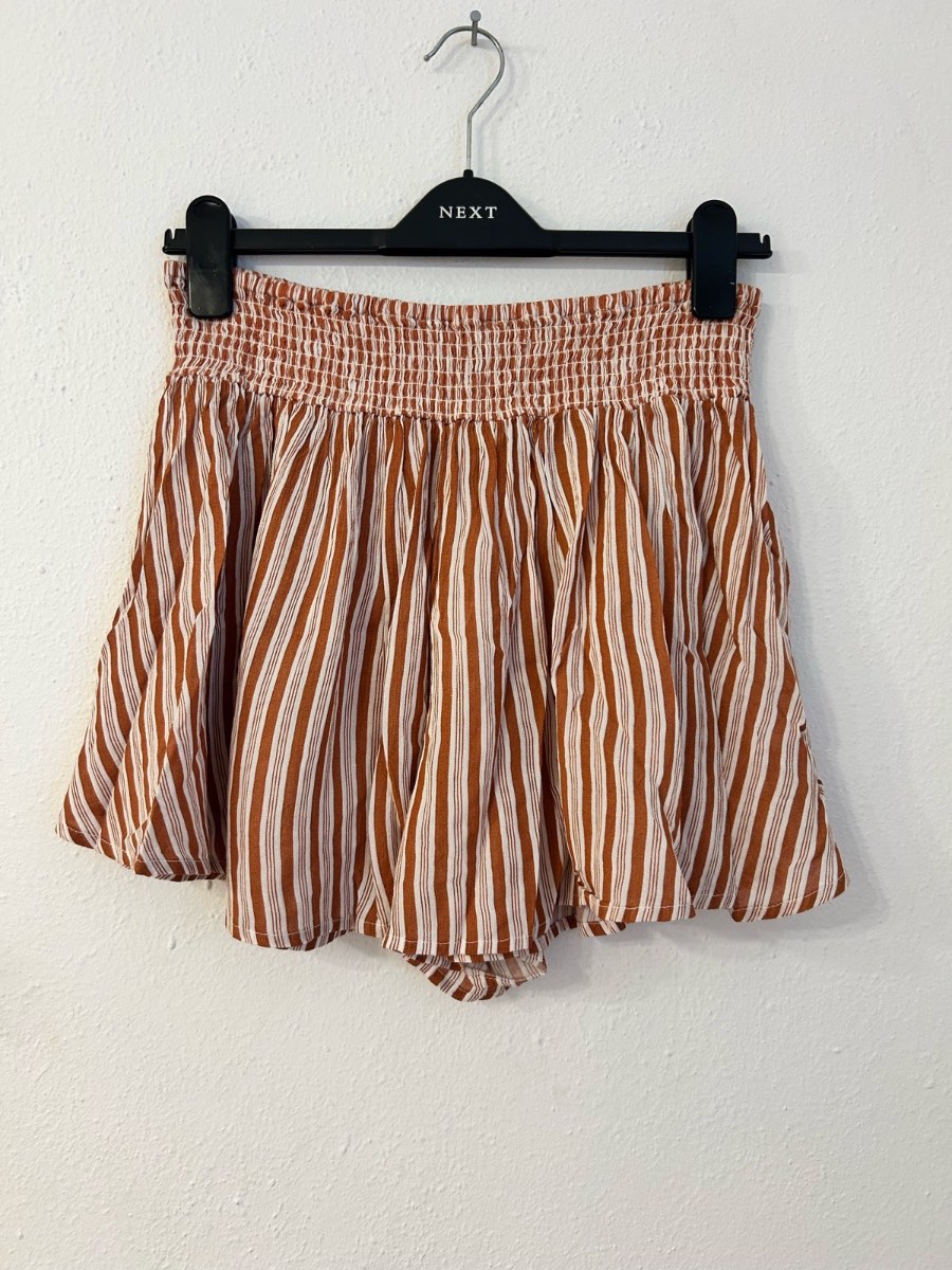 Copper brown & white striped summer / holiday shorts size 10