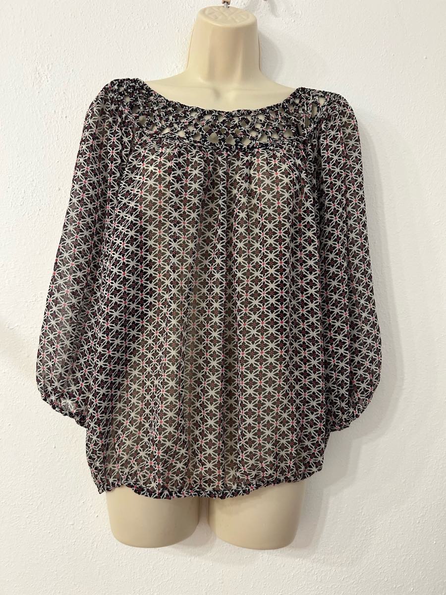 Black white & pink print 3/4 sleeved blouse size 12