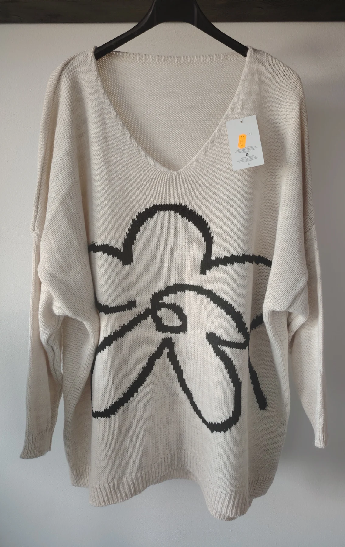 Oversize knitted flower jumper up to size 20